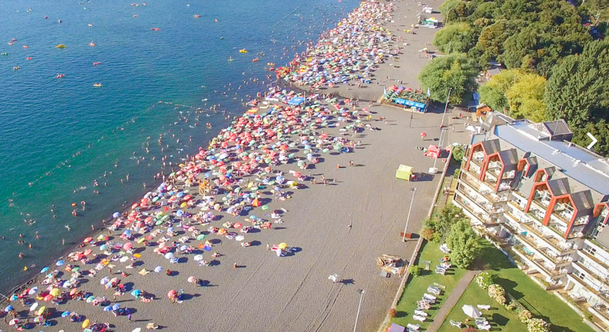 Audiencia y turistas en feria